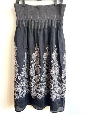 Lapis Elegant, Feminine Sheer Black Strapless Dress with White Floral Pattern